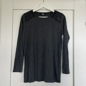 Tröja strl M - Tröja från Bikbok strl M, helt occh ren