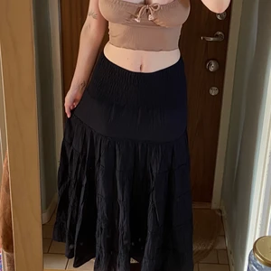 Kjol - Så så så fin kjol men som inte används av mig längre. Passar nog alla mellan XS-M då den har stor resår i midjan. Möts i Stockholm eller skickar mot fraktkostnad <3