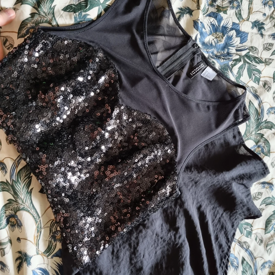 Oanvänd glittrig jumpsuit/playsuit  - 90