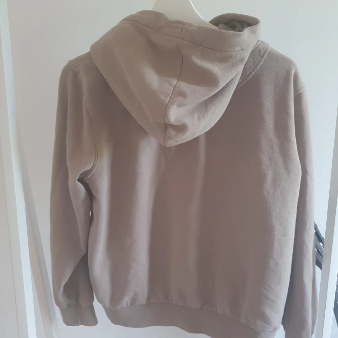 H&M luvtröja.   - 90