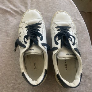 Zadig skor - Säljer mina använda zadig skor, använt skick! Storlek 39❤️