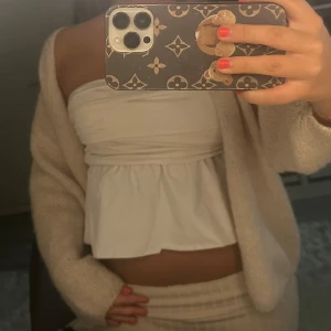 Topp  - As snygg topp. Pris kan diskuteras 