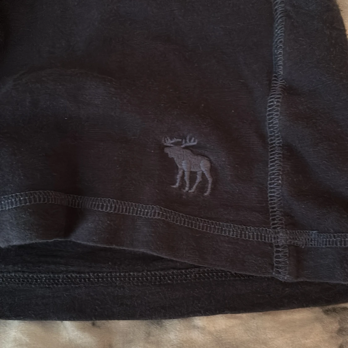 Mörkblå blus med spets från Abercrombie - 3