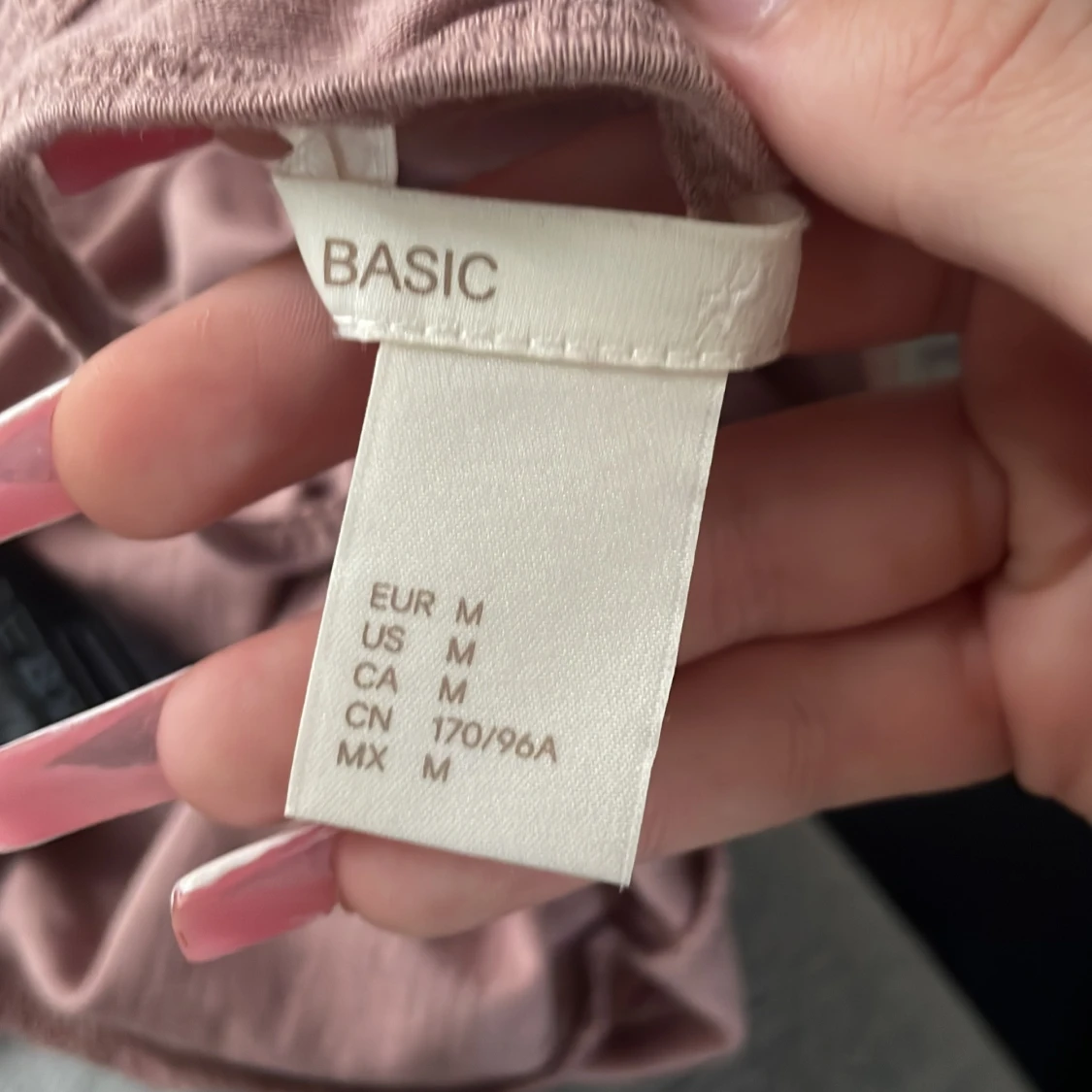 Ljusrosa linnetopp från Basic, M - 2