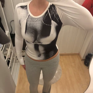 Tröja  - Aldrig använd! 