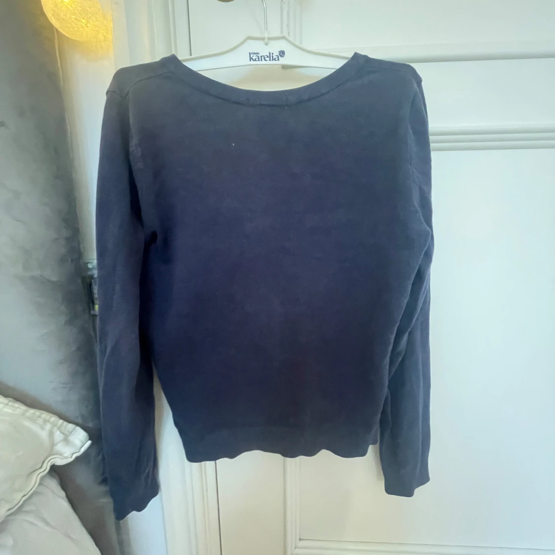 Mörkblå kofta med knappar - 1