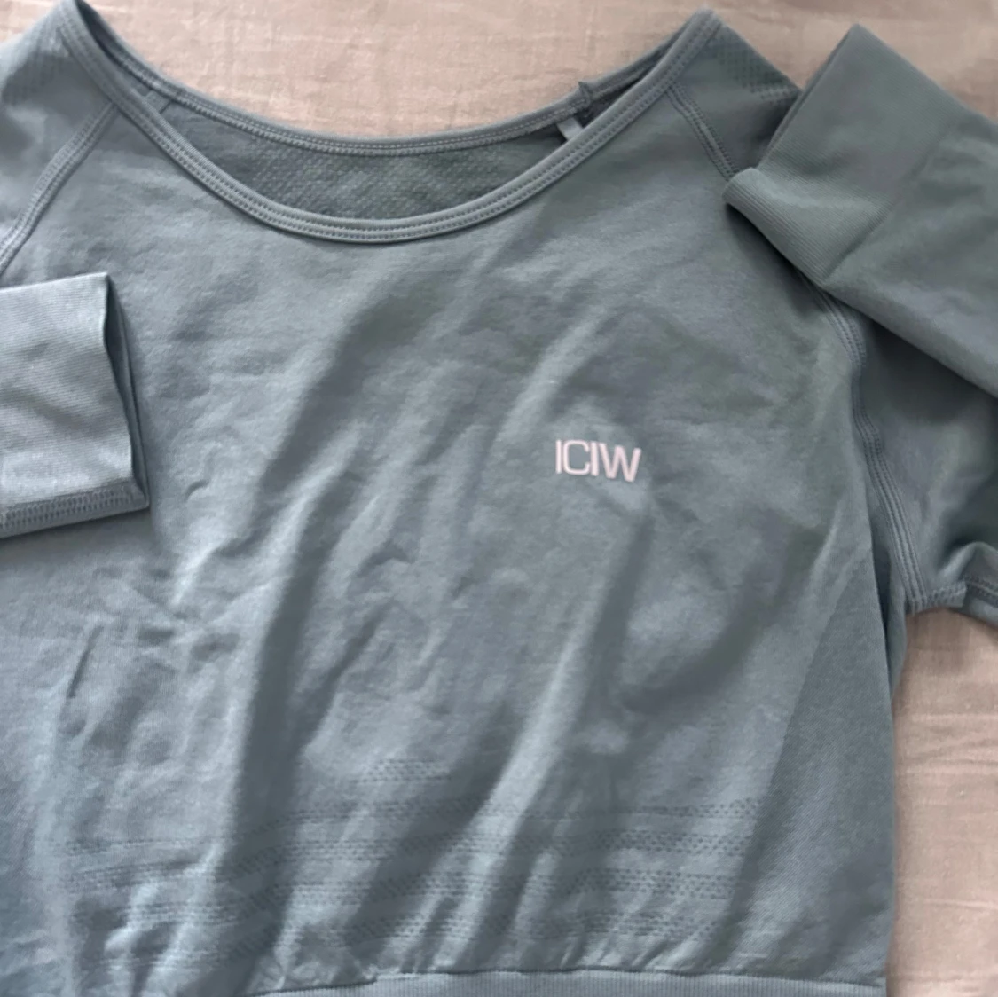 Grön/blå croppad tröja från ICANIWILL - 1