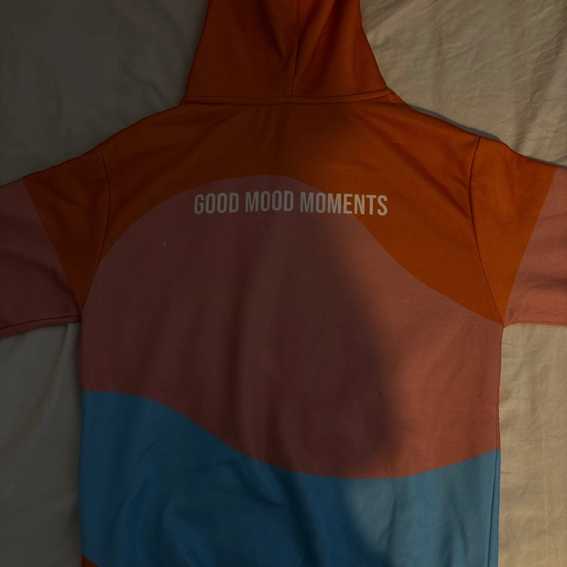 PUCKO hoodie i orange, rosa och blå - 1