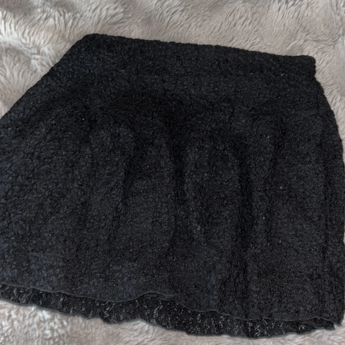 Svart kortkjol från Gina Tricot - 1