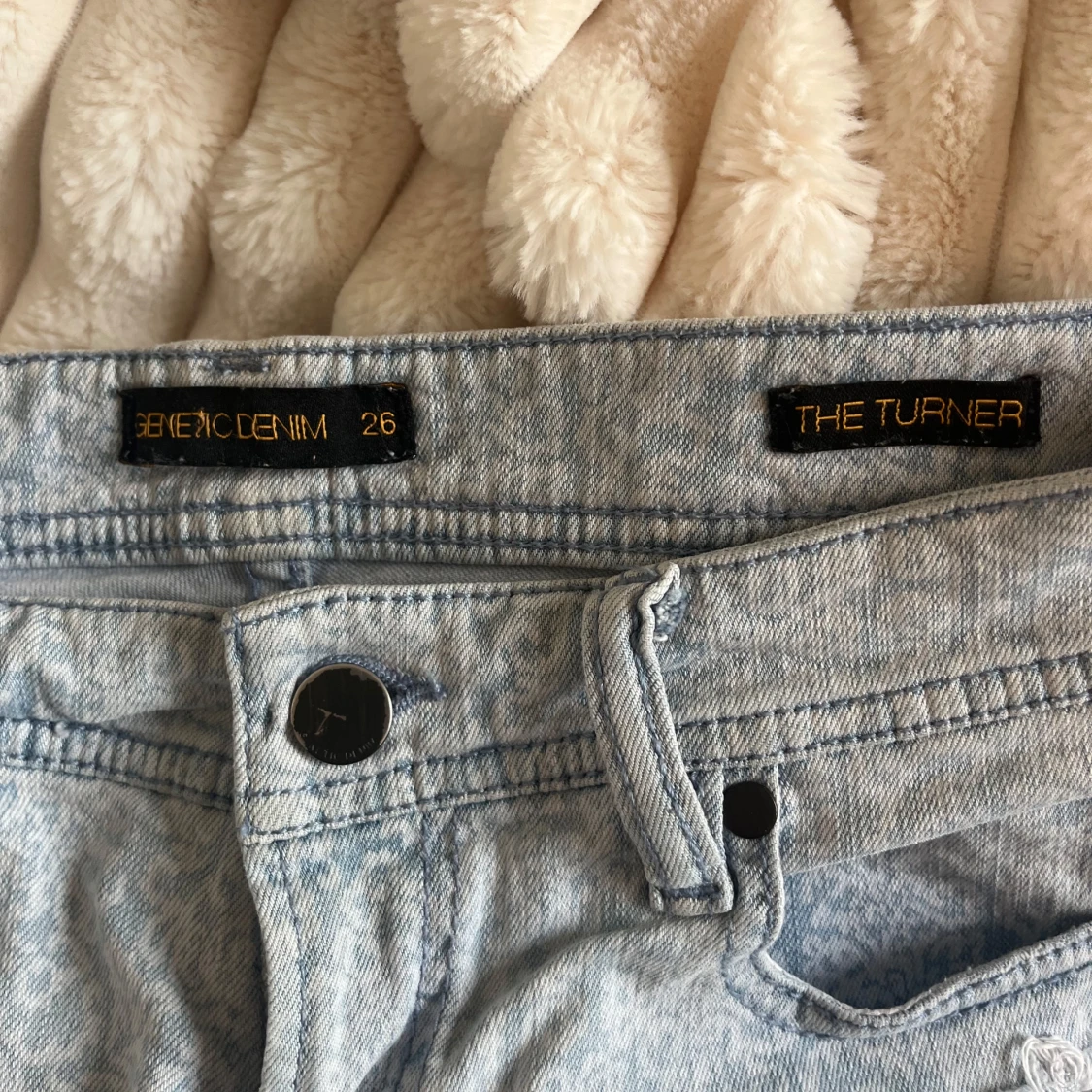 Ljusblå lågmidjade jeansshorts  - 2