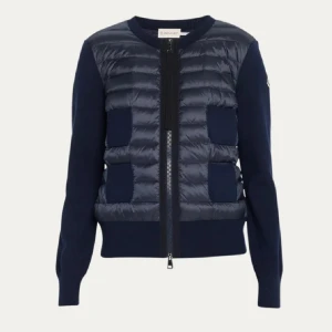 !!SÖKER!! Moncler cardigan  - Söker nån av dessa 3 moncler Cardigans, helst i M!! Hör gärna av er om ni säljer någon av dessa och vad för pris ni vill ha ! Helst under 4000 ❣️