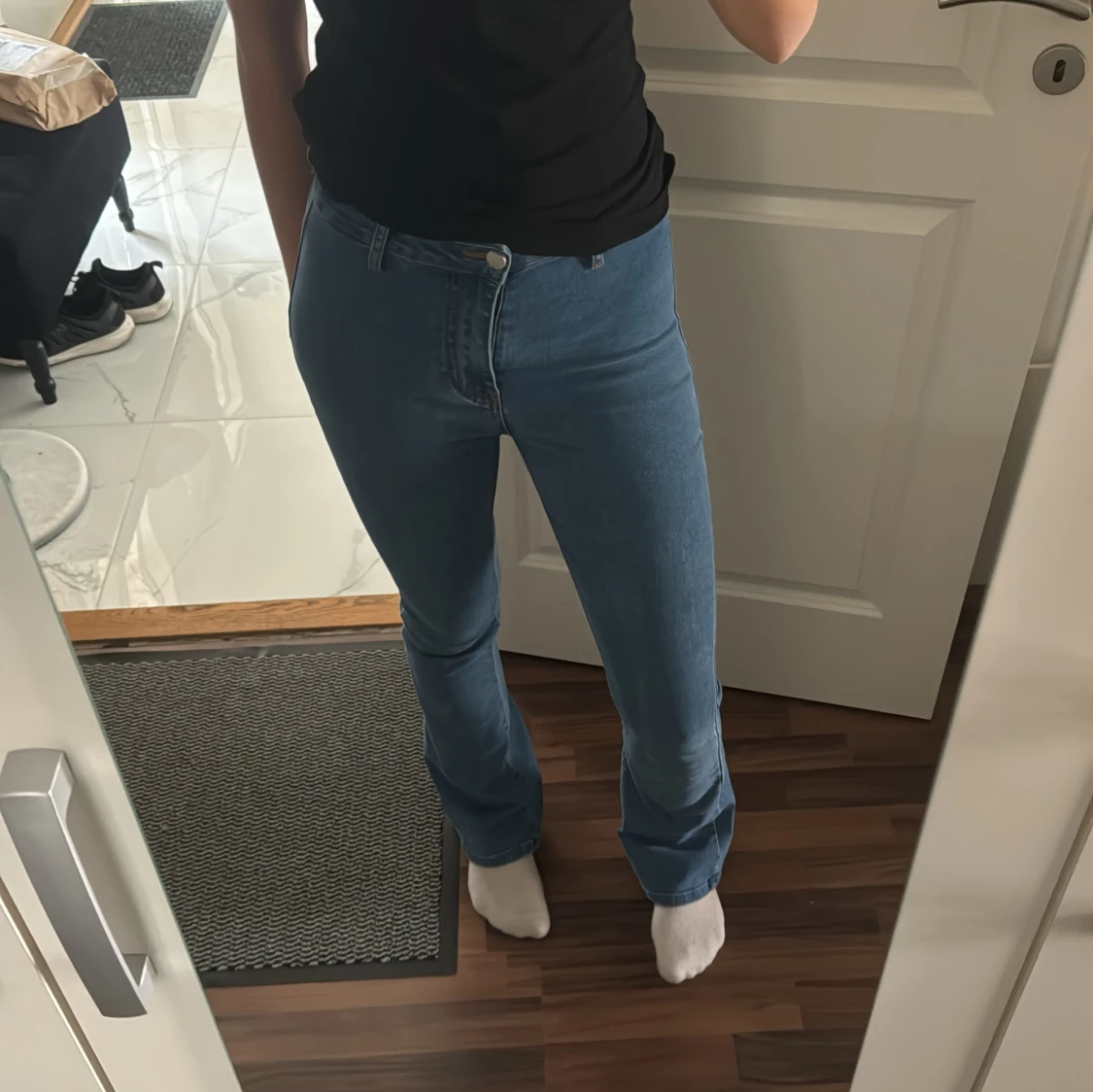Blåa bootcut jeans med hög midja - 1