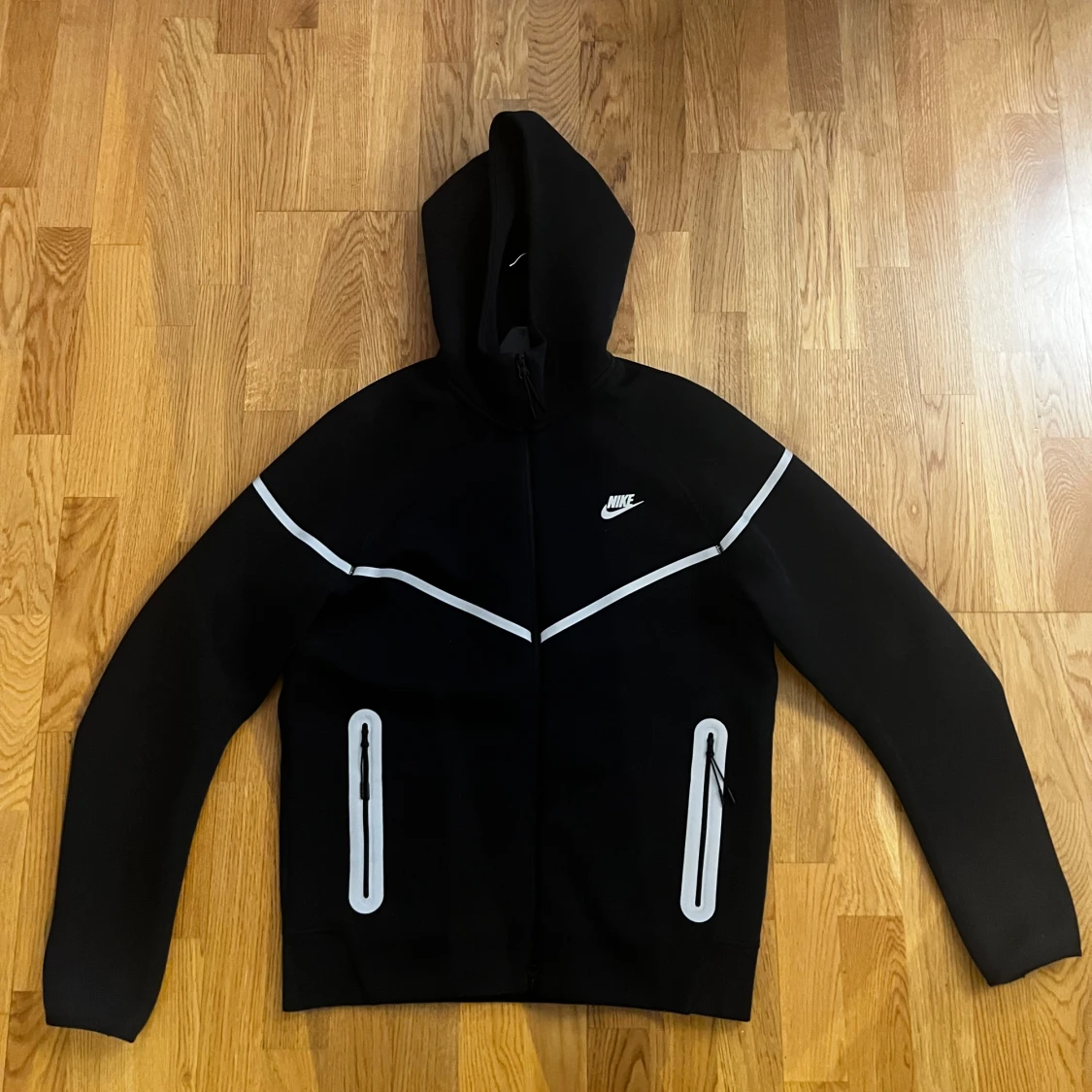 Nike tech track suit reflective 