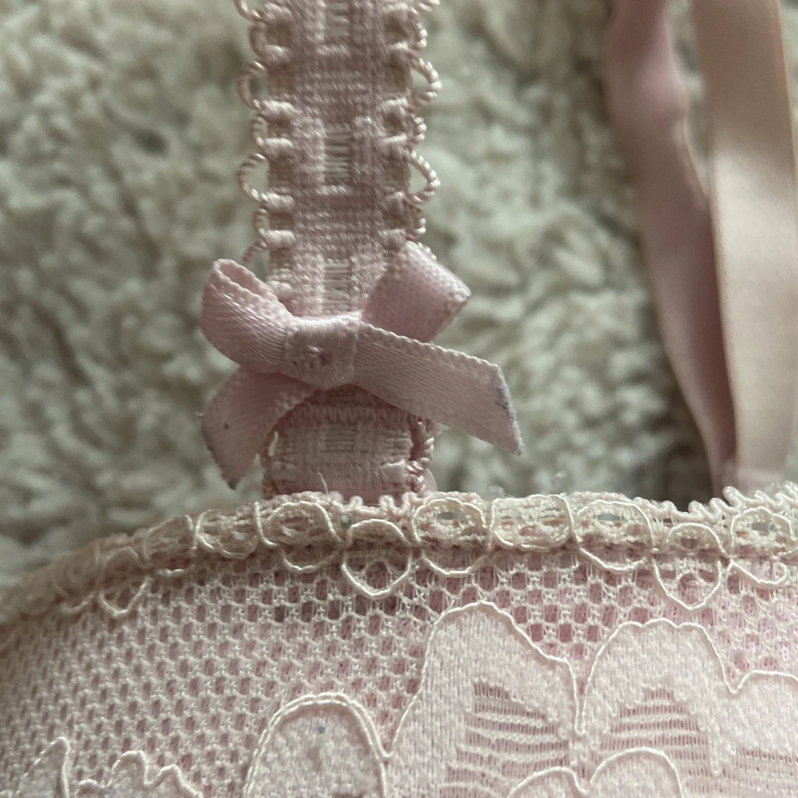 Rosa spetsblus från Hunkemöller - 2