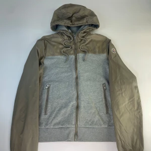 Moncler cardigan  - Skick 8/10 storlek M