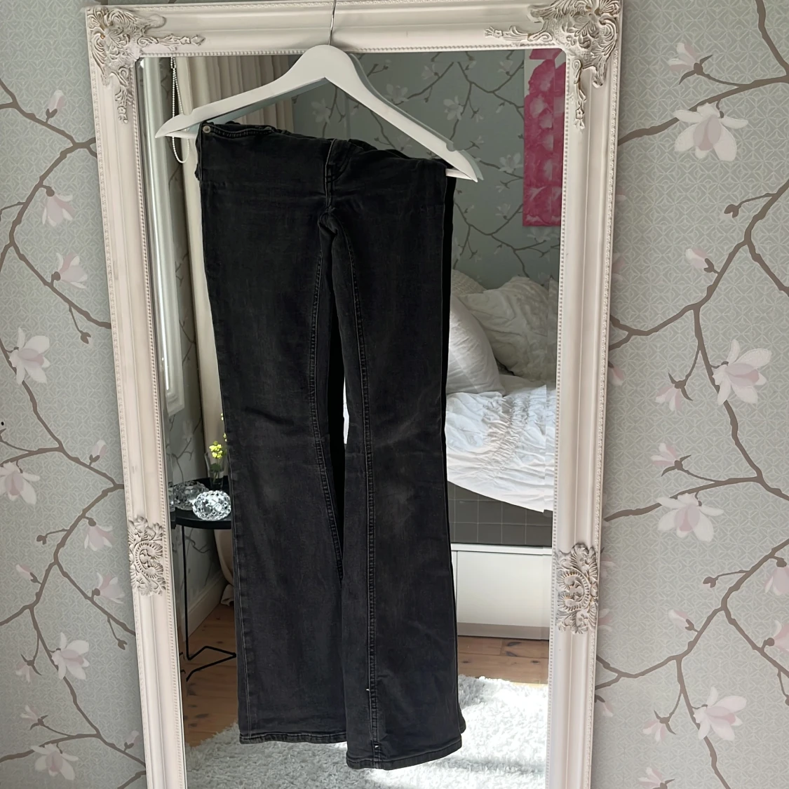 Svarta bootcut jeans från 157 - 1