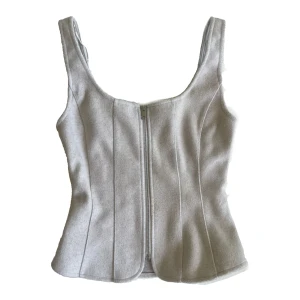 Ljusgrå korsettopp från Zara🤍 - Supersnygg korsettopp från Zara med dragkedja