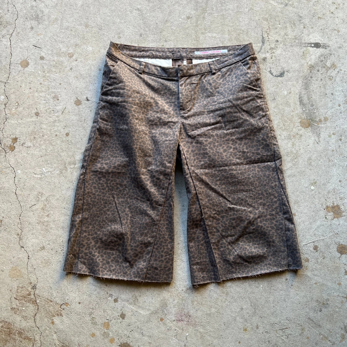 Flared leopard shorts