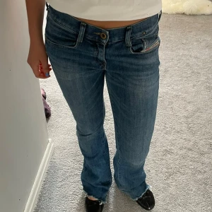 Bootcut jeans - Jätte snygg bootcut jeans från Diesel, storlek S🔥💕