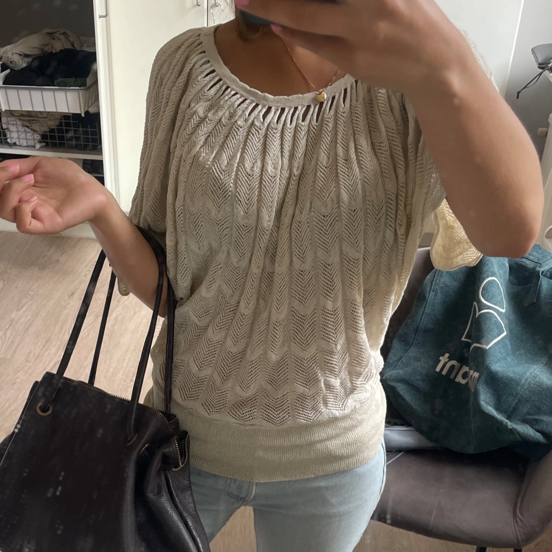 Beige stickad topp med mönster