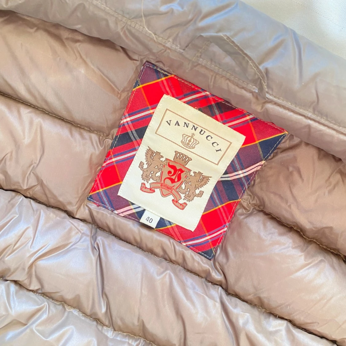 Militärgrön dunjacka från Vannucci - 3