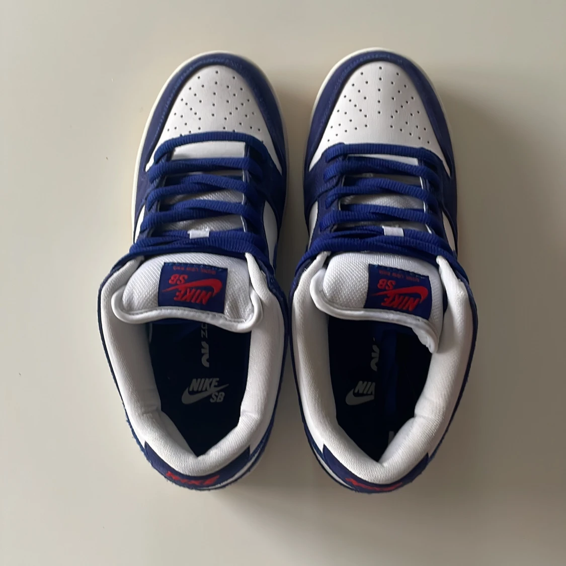 Nike SB Dunk Low blå/vit sneakers - 1