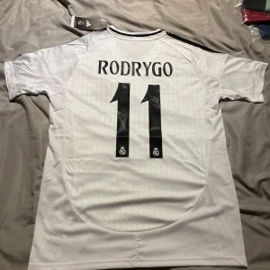 Real Madrid - Rodrygo #11 - Real Madrid tröja med Rodrygo på ryggen