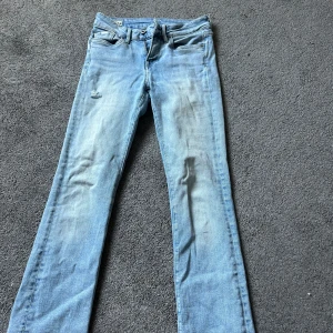 Ljusblå bootcut jeans från pepe jeans - Säljer ett par ljusblå jeans från Peppe jeans storlek 25/30