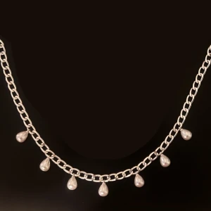 Stora halsband med pärlor  - Handgjorda halsband som liknar Maria Nilsdotter, rekommenderar att inte duscha med de så de håller längre 