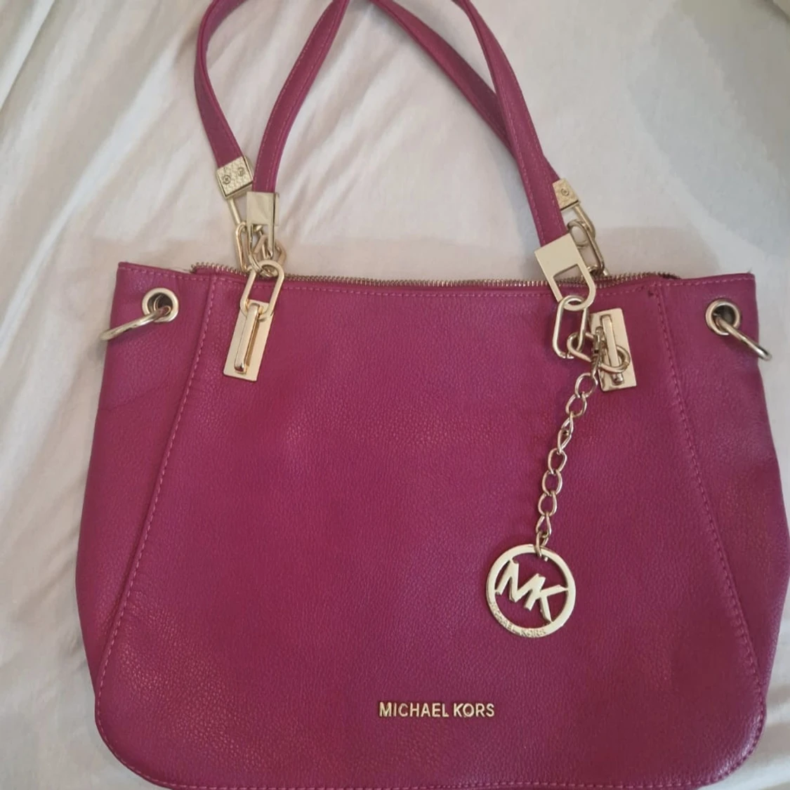 Rosa axelväska från Michael Kors - 1