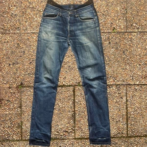 A.P.C Selvedge Denim - Tja säljer ett par vintage A.P.C jeans i storlek W28 för endast 699kr! Pris är ej hugget i sten, hör av er i dm vid funderingar 🙌