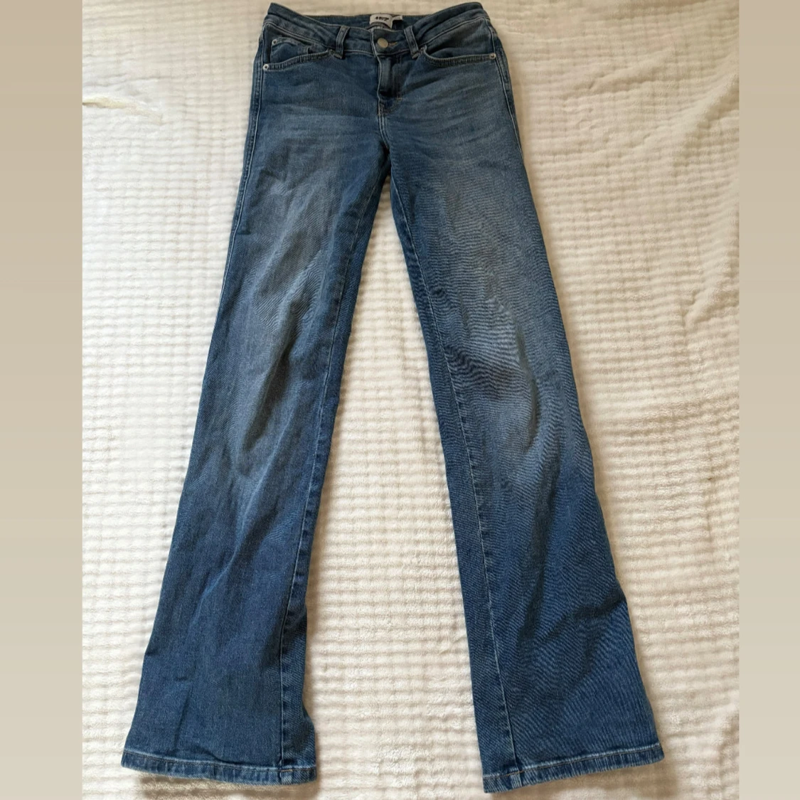 Blå bootcut jeans 