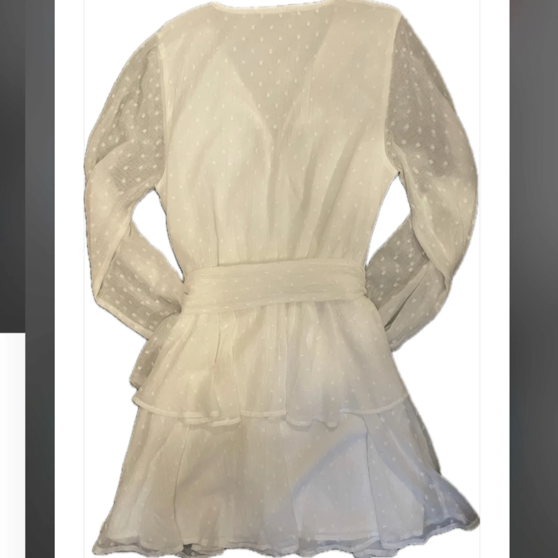 Vit volangklänning från Gina Tricot - 1