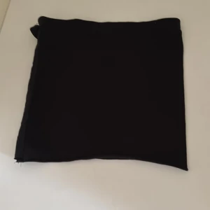 Tube top - Kort tube top som jag sydde. Jätte bra till sommaren.  Har ingen användning till detta därför säljer jag den:) 