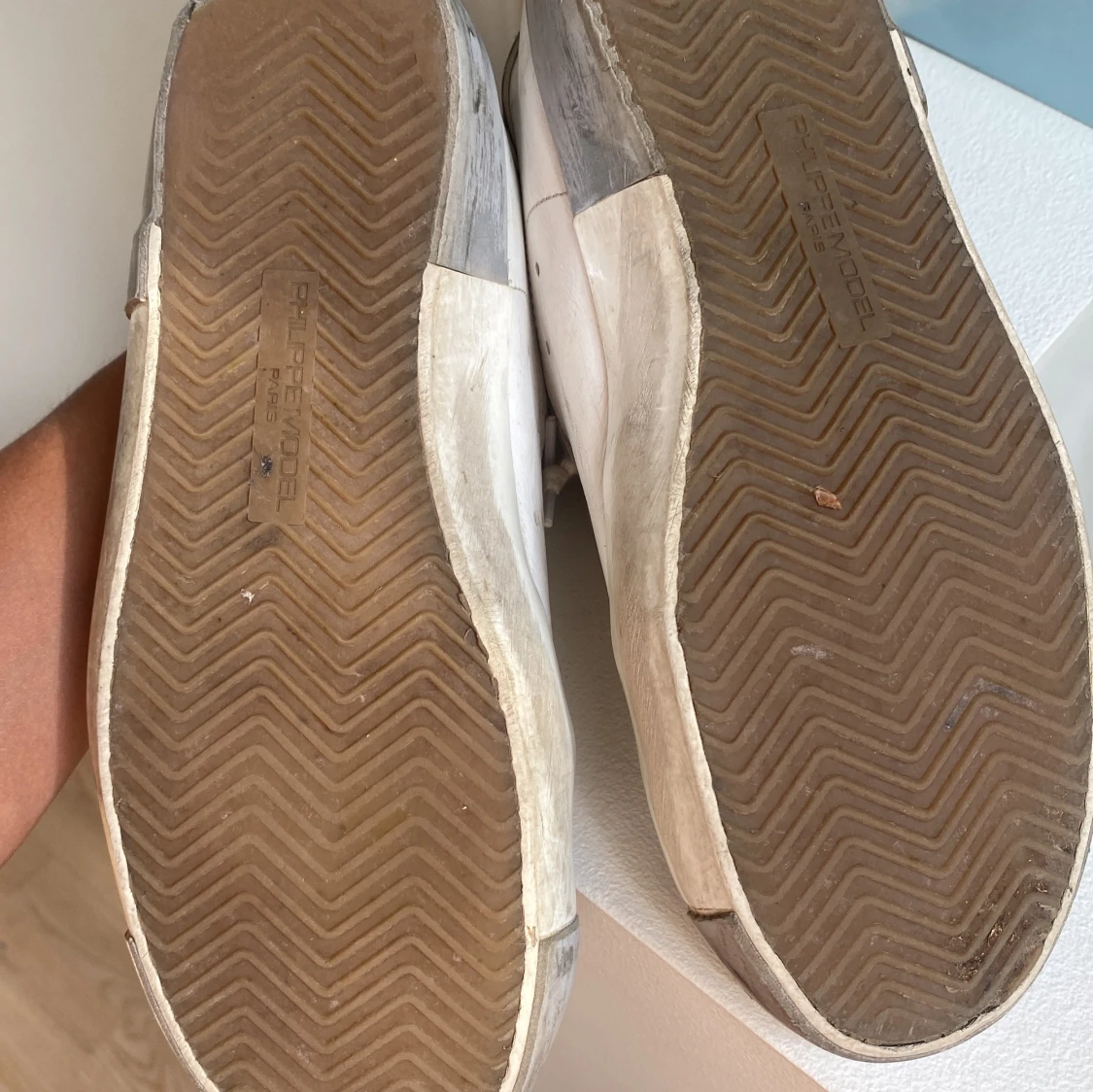 Philippe Model vita/grå sneakers - 2