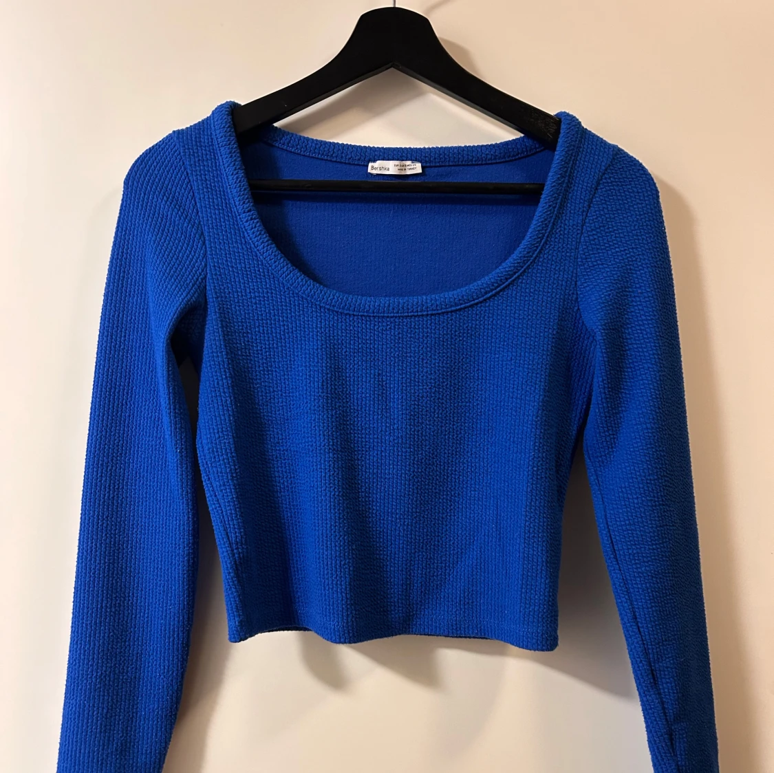 Kornblå croppad stickad topp - 1