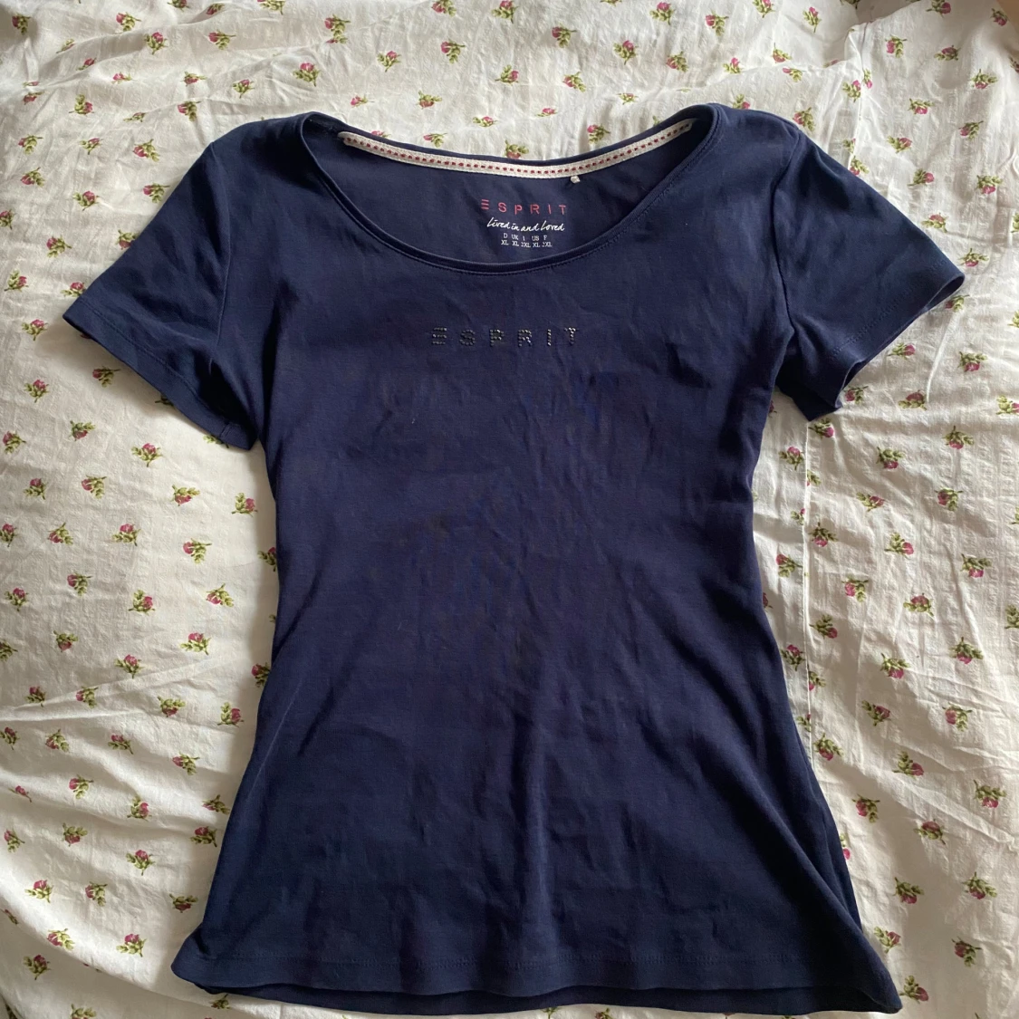 Mörkblå Esprit t-shirt med rhinestones - 1