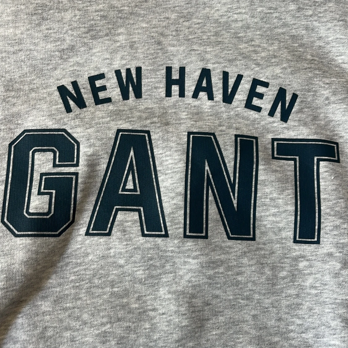 Grå sweatshirt från GANT XS - 3