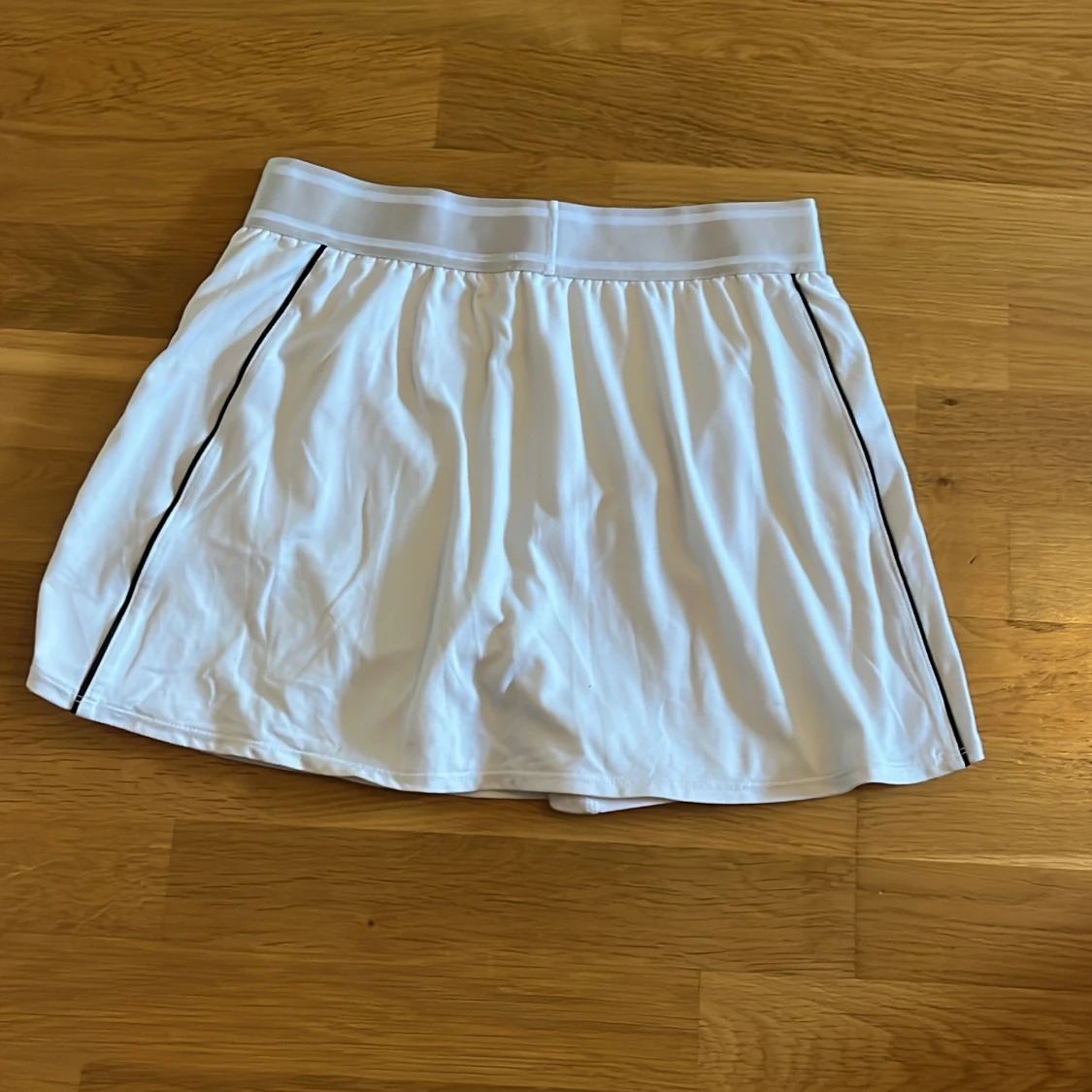 Vit Nike Dri-Fit tenniskjol S - 1