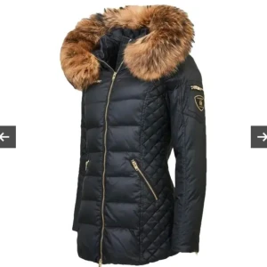 Rockandblue jacka - Säljer min svarta Rockandblue jacka då den inte kommer till användning💗