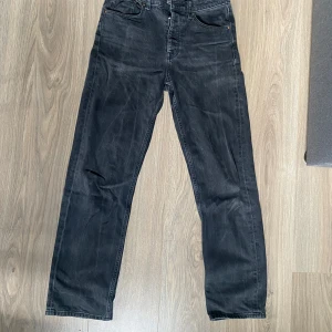 ASOS Jeans  - Snygga svarta jeans som bara använts några gånger. 