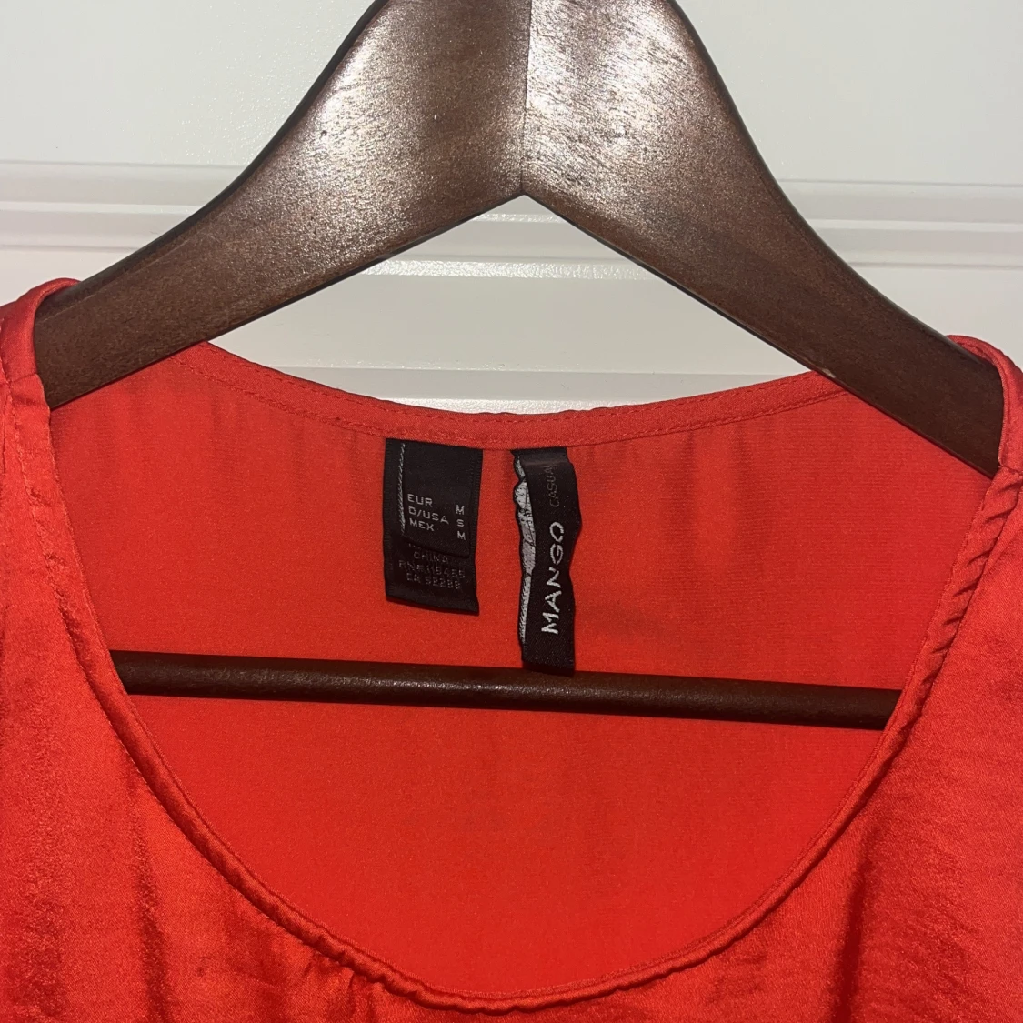 Röd volanglinne från Mango - 2