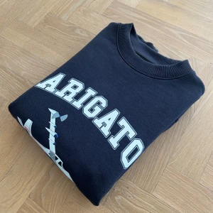 Axel Arigato - Axel Arigato tröja | Skick: 10/10 | Size - S | Anvånd två gåmger | Hör av dig vid lista fråga //CDL