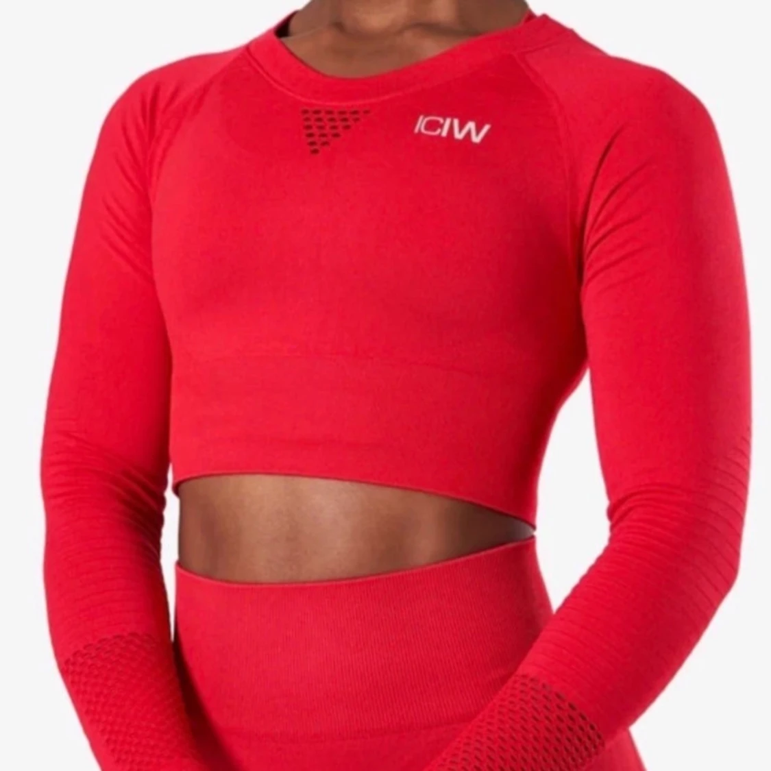Röd croppad träningstopp från ICANIWILL - 1