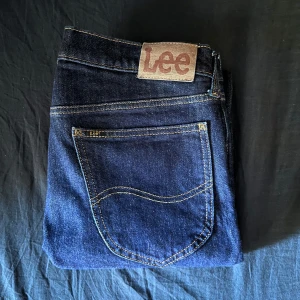 Lee jeans  - Säljer mina Lee Jeans|| Storlek W32 L33|| Skriv vid minsta fundering||