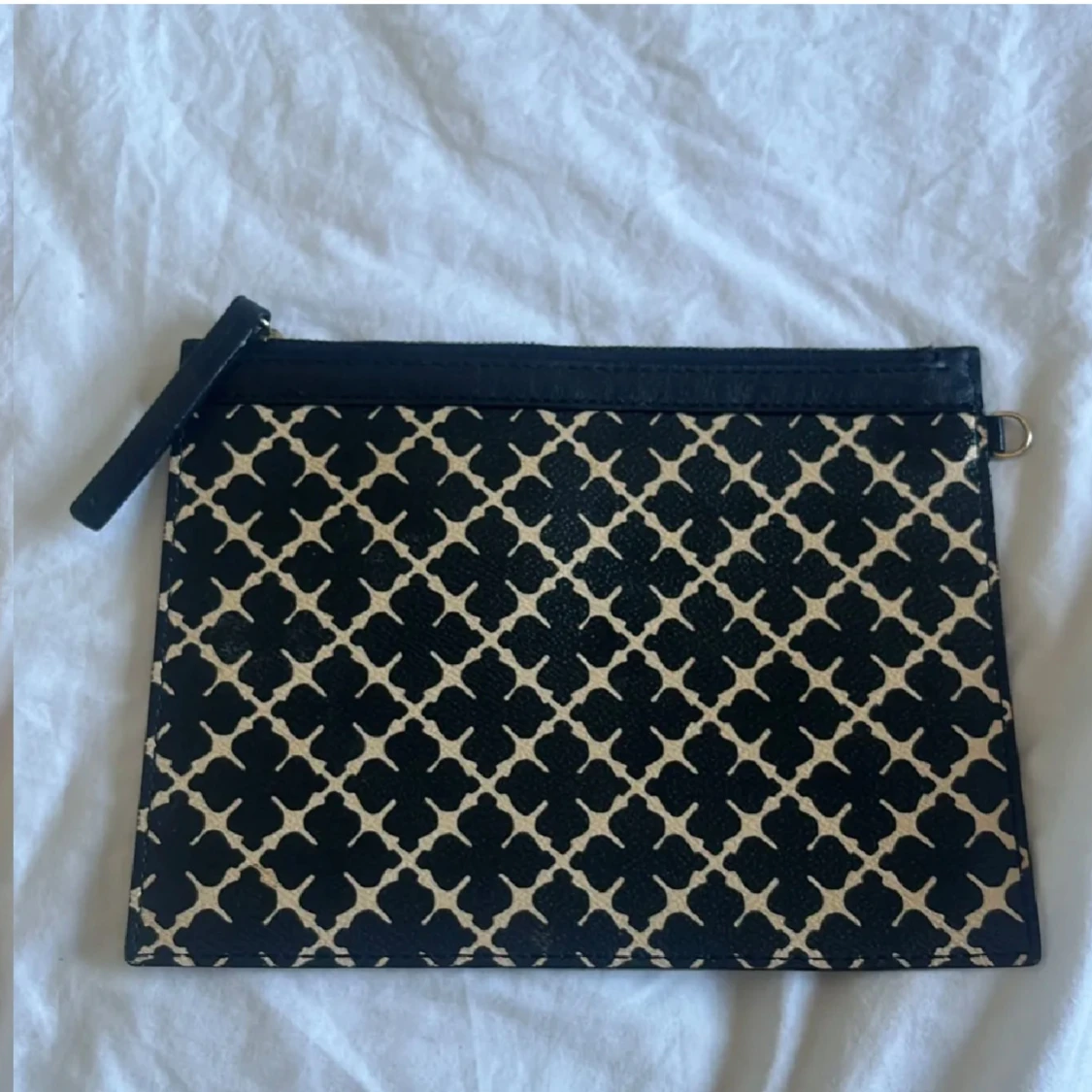 Svart och beige kuvertväska från By Malene Birger - 1