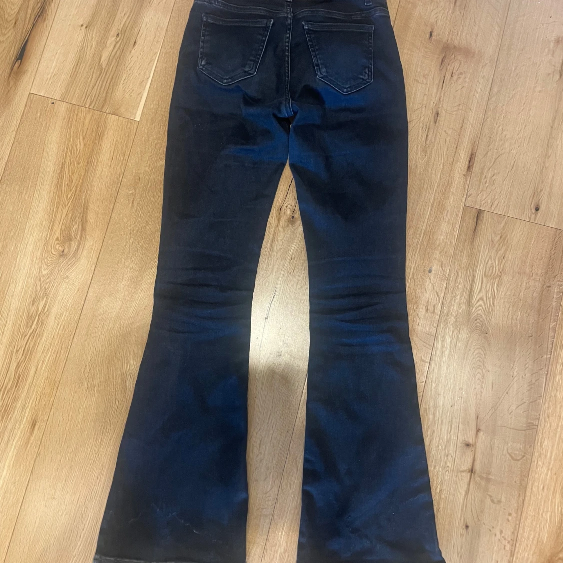 Svarta lågmidjade flare jeans XS - 2