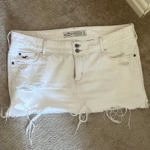 Minikjol från  Hollister - Superfin minikjol i bra skickk!