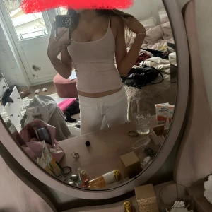 ljus rosa linne😘 - Säljer ett jätte fint ljusrosa linne ifrån Gina i storlek S, i ny skick och inte använd många gånger, skriv vid intresse eller funderingar❤️✨