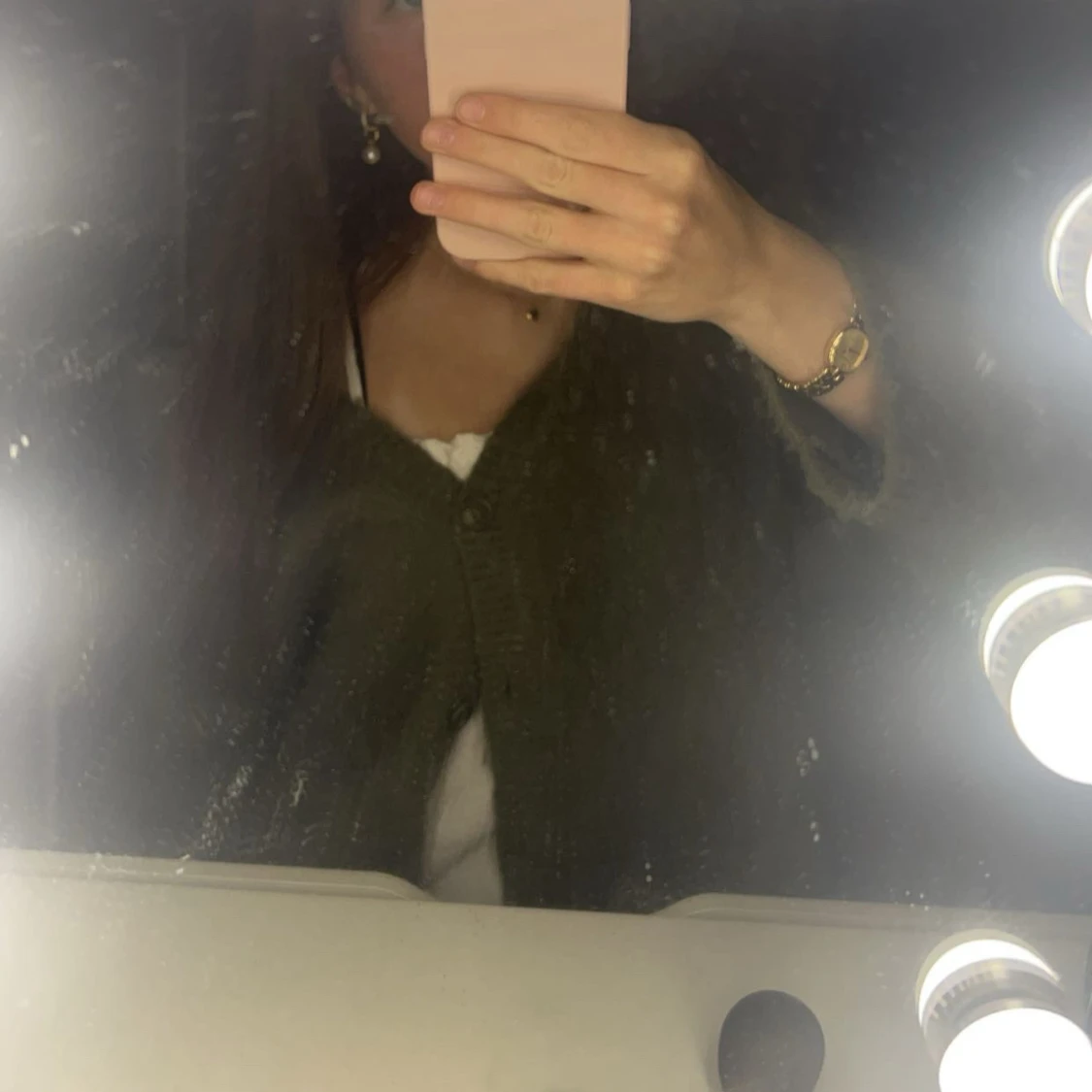 Olivgrön stickad cardigan med knappar - 1